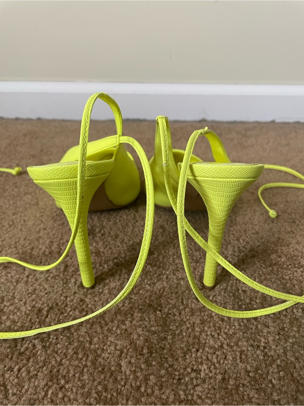 Jlo Jennifer Lopez Fedra Pointe Toe “Florella”  Stilleto Heels Sz 6M Neon Yellow - Picture 6 of 14